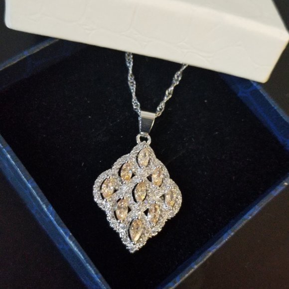 Swarovski Emelents Marquise Yellow stone 925 Women's Necklace - Picture 3 of 8